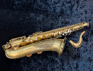 Photo Vintage Selmer Paris New Large Bore – Restored Matte Gold Lacquer, Serial #14777